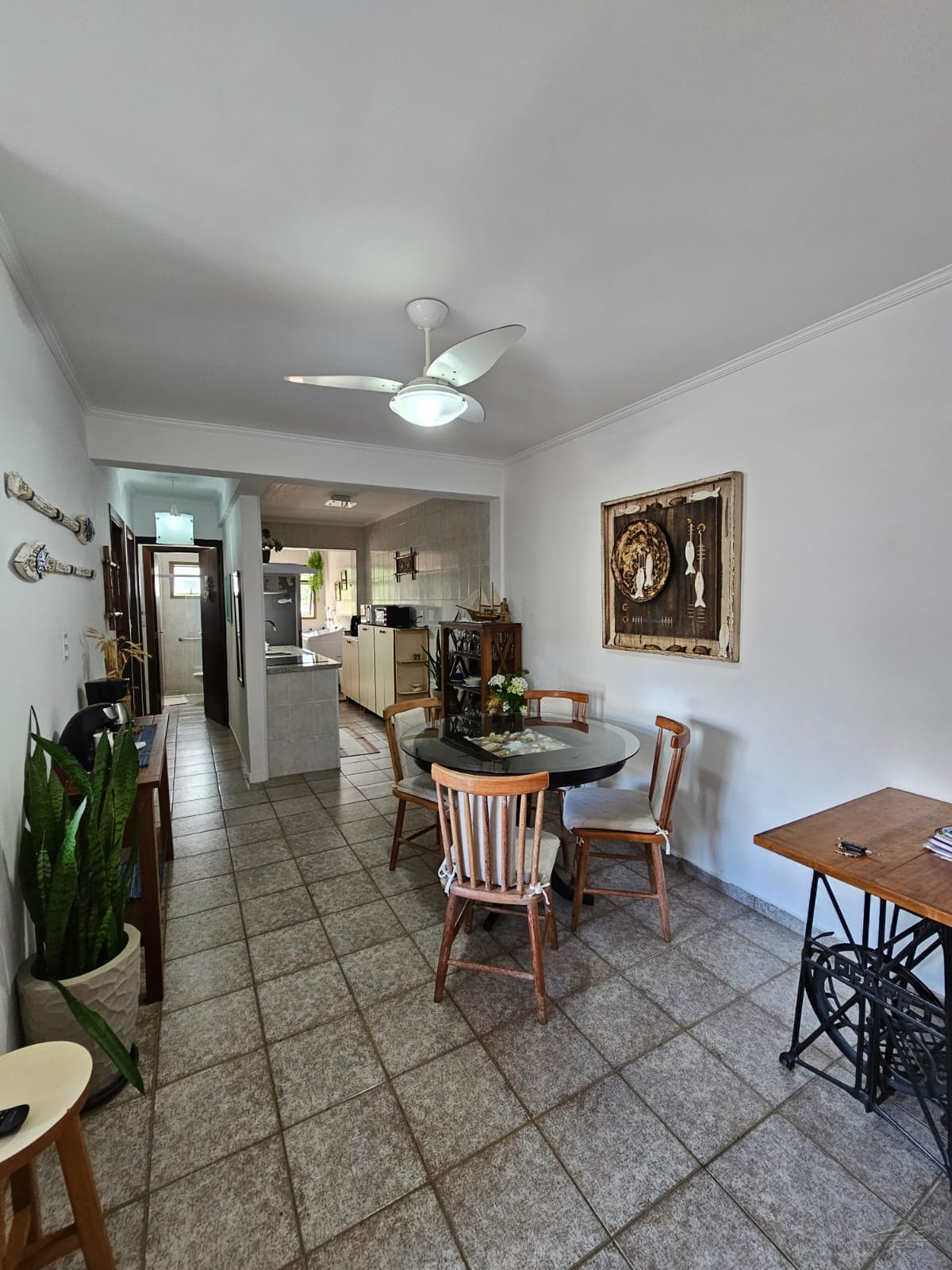 Ubatuba, Centro- Apartamento de 2 Dormitórios, Sendo 1 Suíte, Na Região Central!