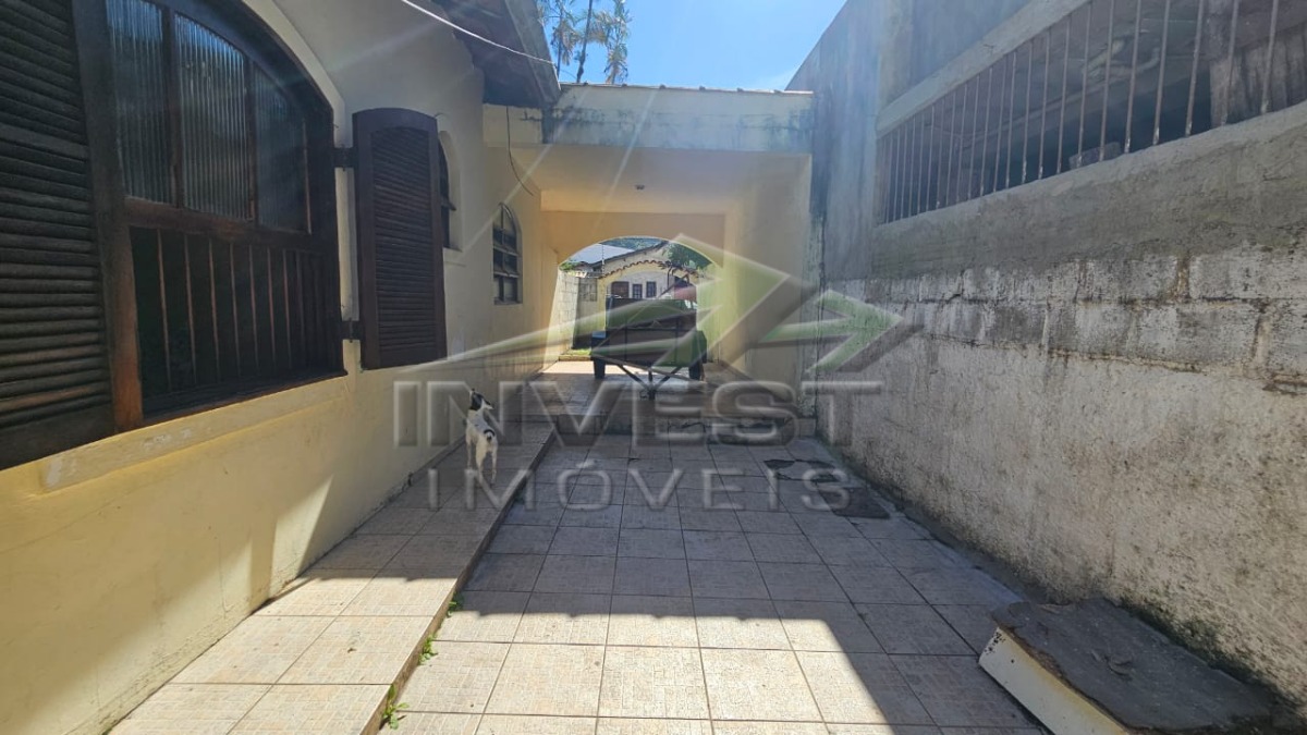 Ubatuba, Centro - Casa 02 Dormitórios, Excelente para Fins Comercial
