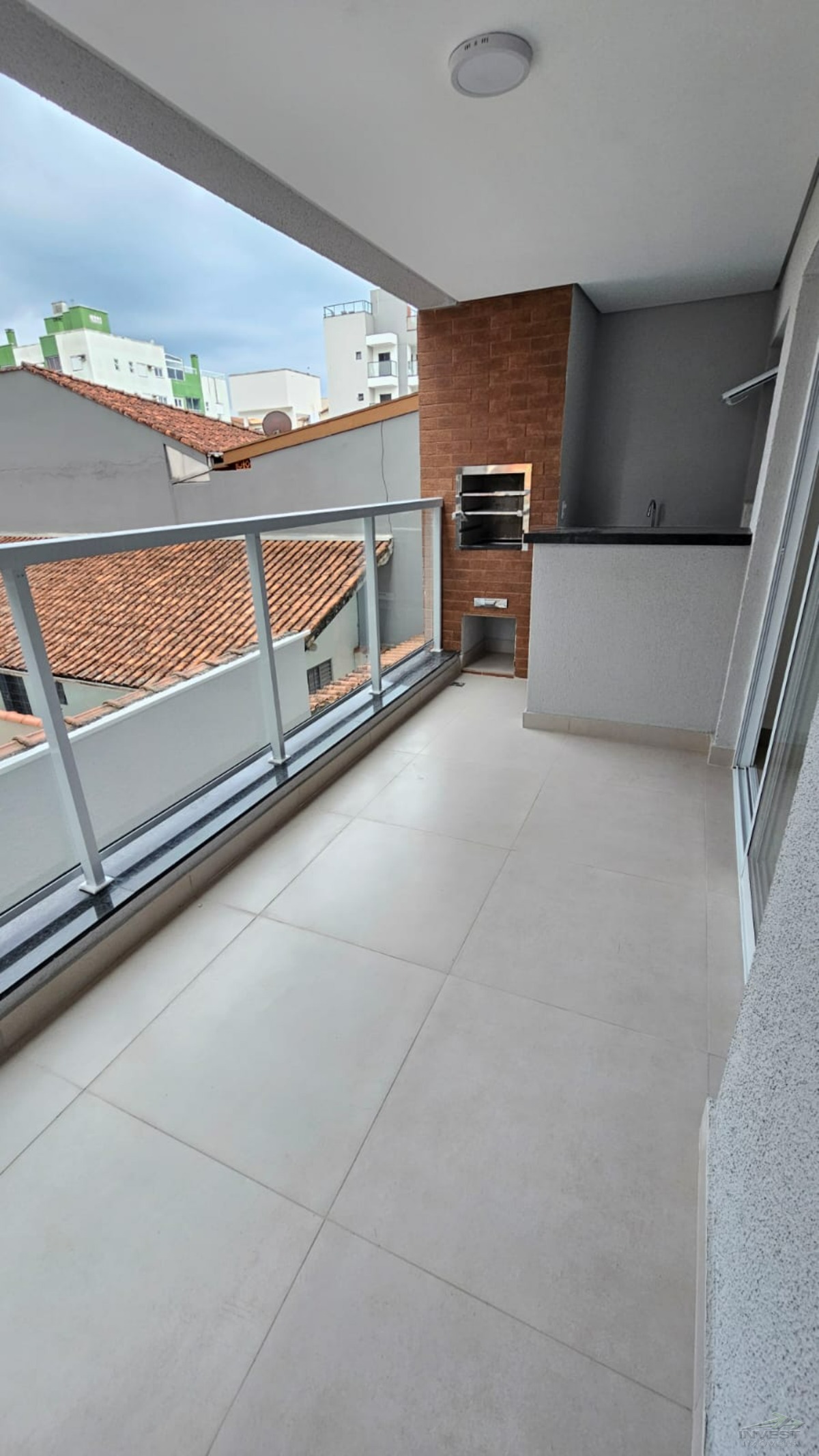 Ubatuba, Itaguá- Apartamento Recém Entregue, com 2 Suítes e 1 Lavabo, em Condomínio com Piscina, a 400mts da Orla!