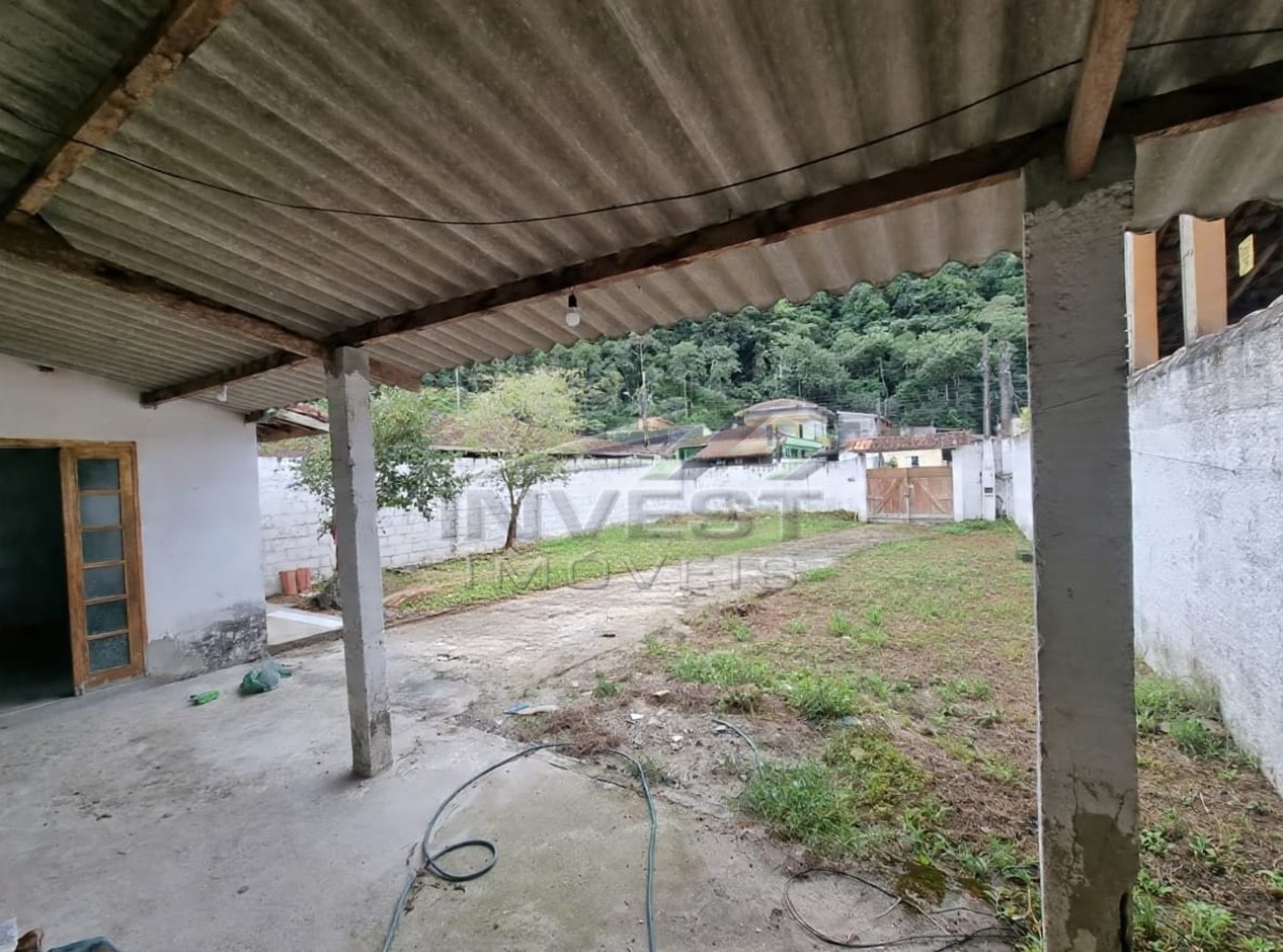 Ubatuba - Ipiranguinha, Terreno de 300m² com Edícula, 02 Dormitórios, R$350 Mil
