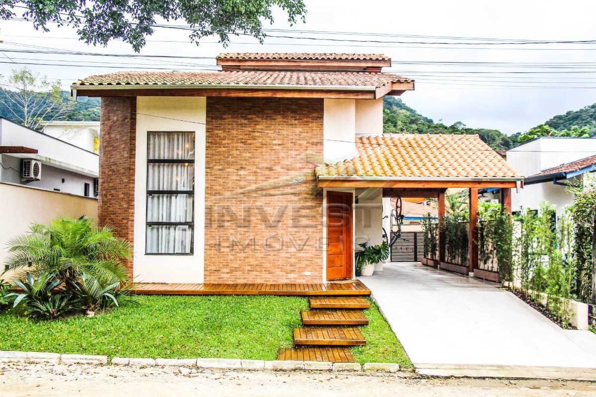 Ubatuba, Horto, Condomínio Vilas - Linda Casa com 3 Dormitórios Sendo 1 Suíte Área de Lazer e Espaço Gourmet 150m2 - Segurança