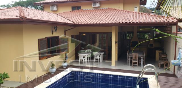 Ubatuba, Horto - Casa 04 Dormitórios (03 Suíte), Condomínio Fechado com Segurança 24 Horas