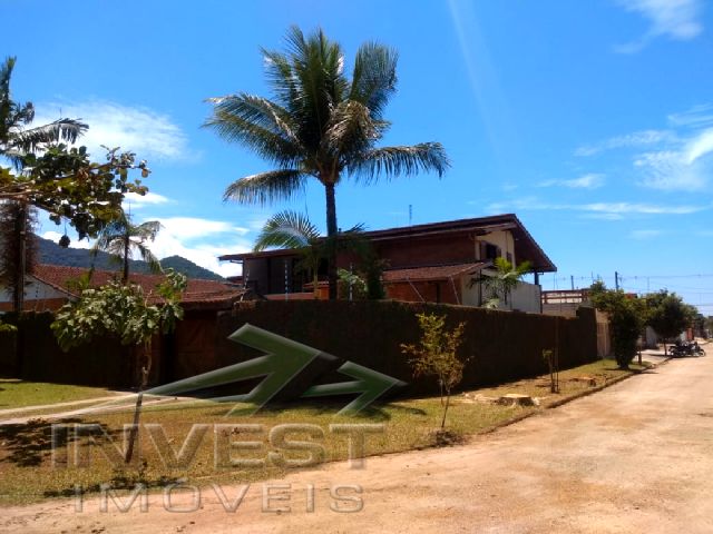 Ubatuba, Jardim Carolina, Excelente Casa Sobrado Arejada com 05 Dormitórios Sendo 03 Suítes