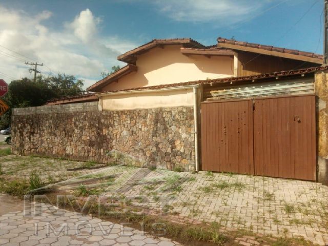 Ubatuba, Jardim Carolina - Linda Casa Ampla 03 Dormitórios, com Terreno de 450m2