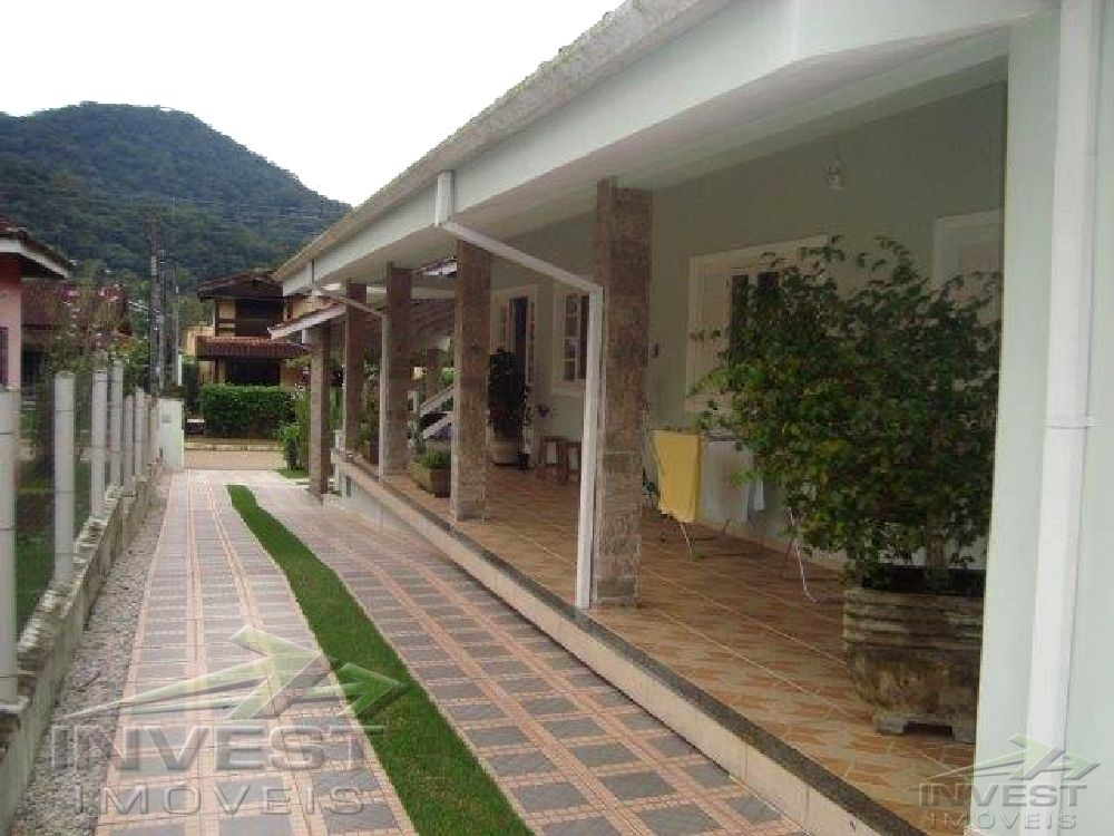 Ubatuba, Ubatuba Country - Casa com 450 M2 de Terreno com 03 Dormitorios Sendo 01 Suite Master