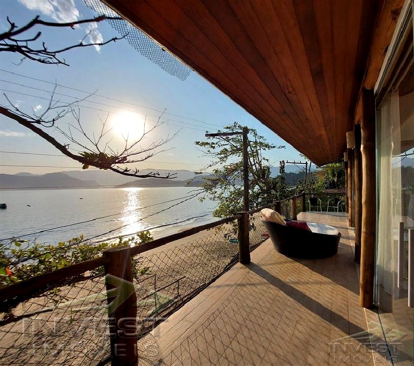 Ubatuba, Almada, Casa de Frente Ao Mar Com, Pe Na Areia