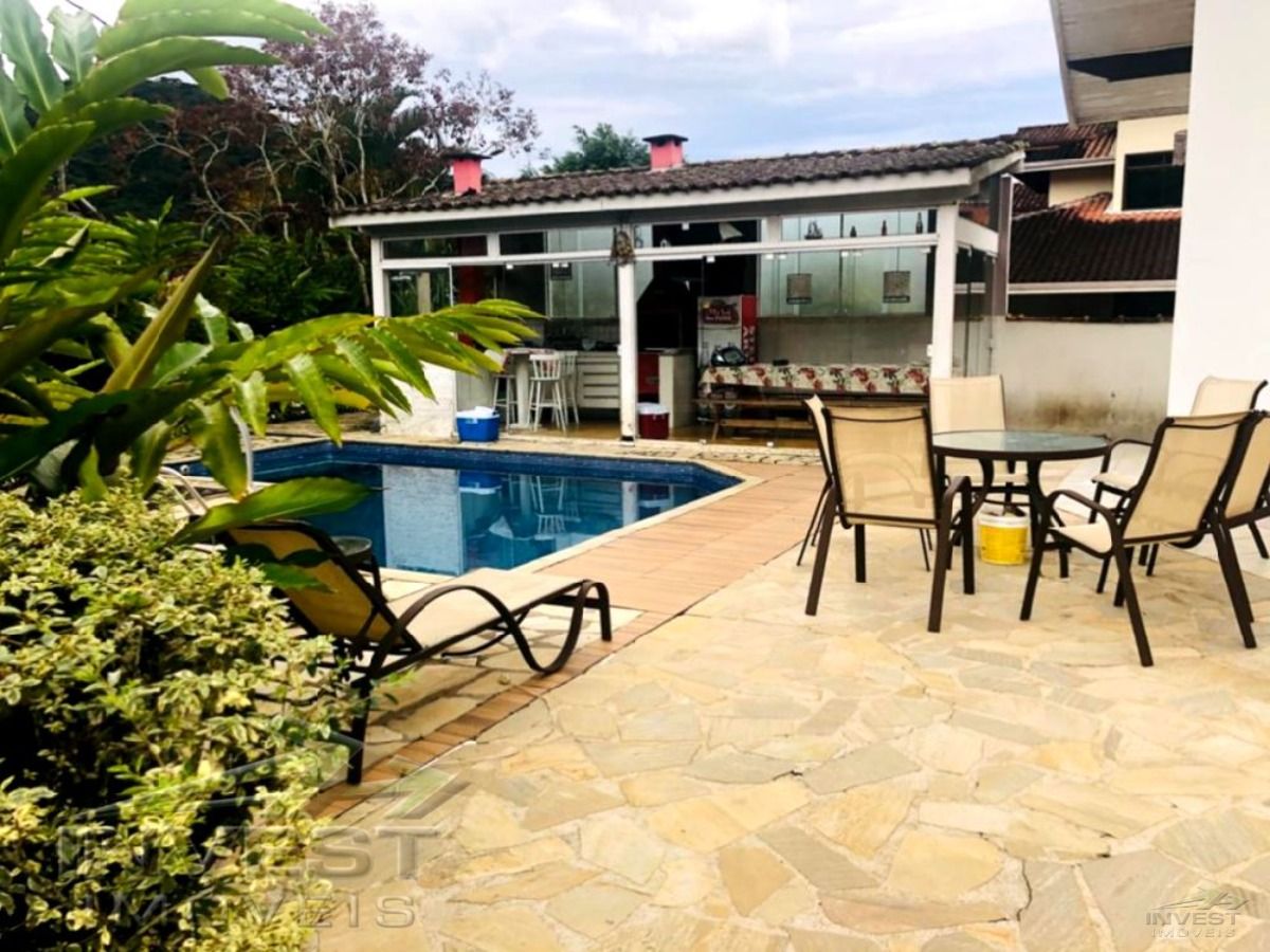 Ubatuba, Vila Verde - Belíssima Casa com 04 Dormitorios e com Area de Lazer