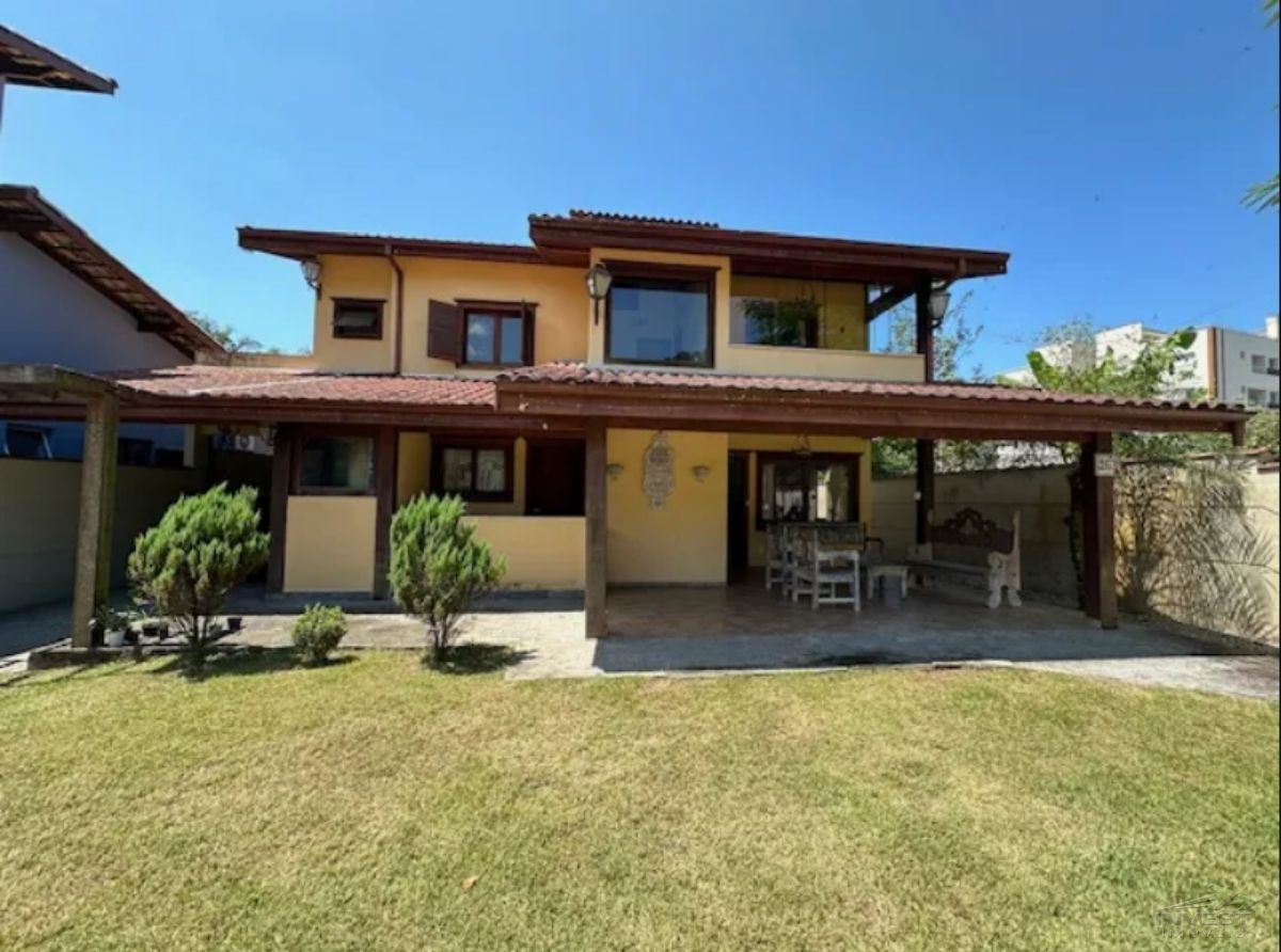 Ubatuba, Horto- Belíssima Casa de Condomínio com 263m², 4 Dormitórios Sendo 3 Suítes!