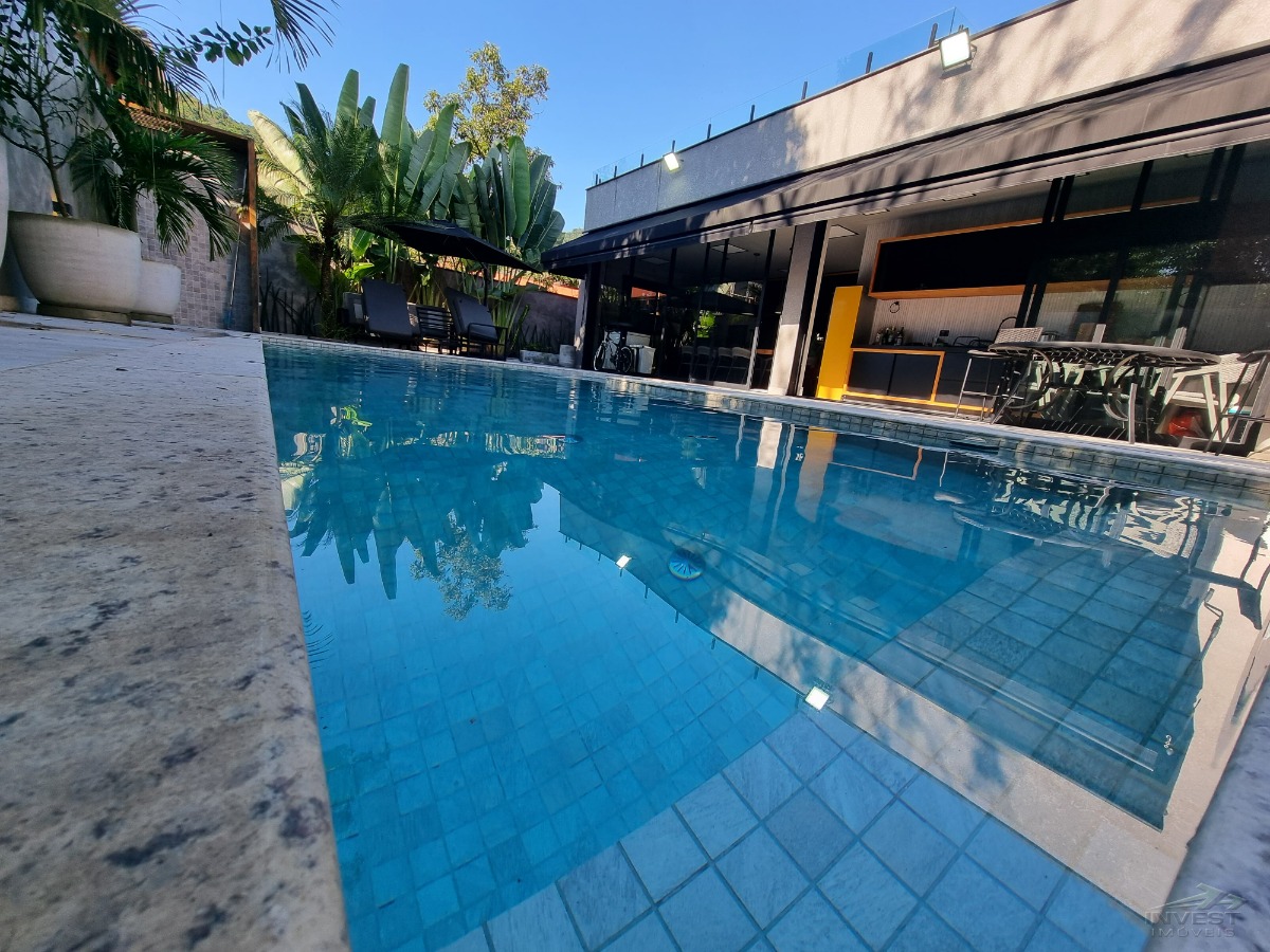 Ubatuba, Horto- Residência de Luxo em Condomínio Fechado com Arquitetura Moderna e Elegante!