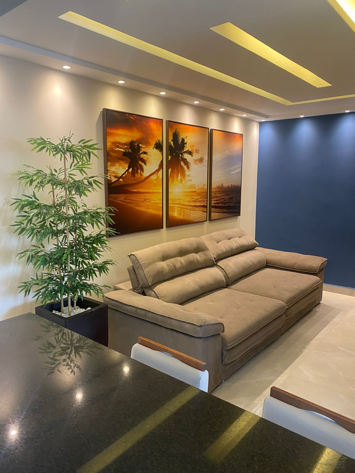 Ubatuba, Centro- Belíssimo Apartamento de 3 Dormitórios, Sendo 2 Suítes, em Condomínio Completo e Aconchegante!