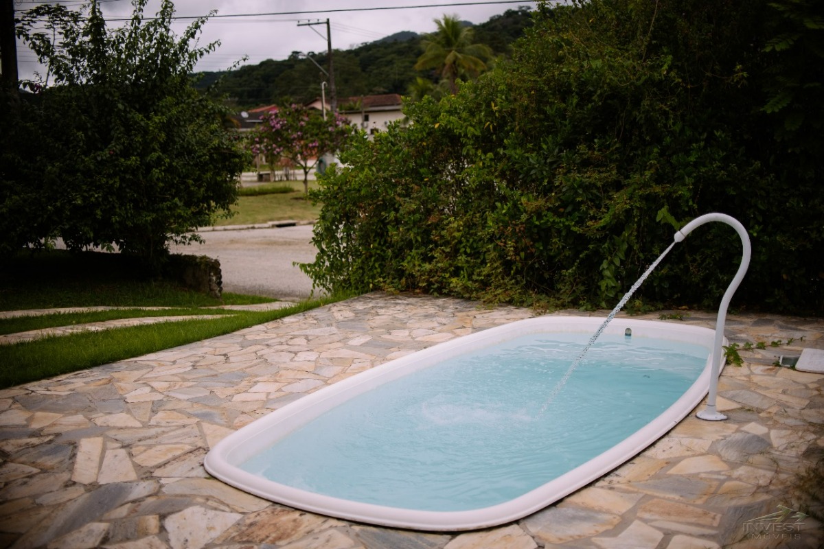Ubatuba, Horto- Linda Casa de 4 Dormitórios, Sendo 2 Suítes, em Condomínio Seguro e Aconchegante