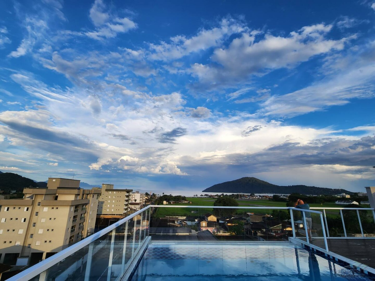 Ubatuba, Centro- Belíssimo Apartamento de 3 Dormitórios, Sendo 1 Suíte, em Condomínio Completo e Próximo a Orla!