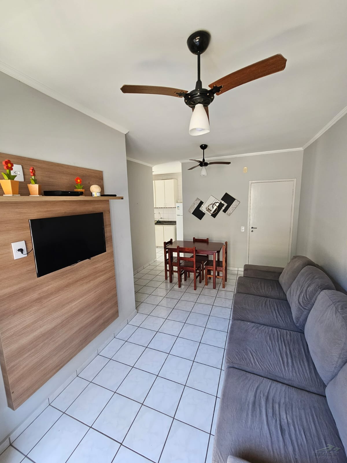 Ubatuba, Praia Grande - Apartamento Mobiliado, com 2 Dormitórios, Sendo 1 Suíte, a 200mts do Mar!